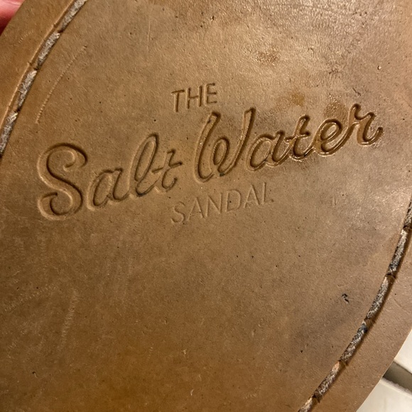 White salt water sandles lightly used but still in very good shape - Picture 6 of 8